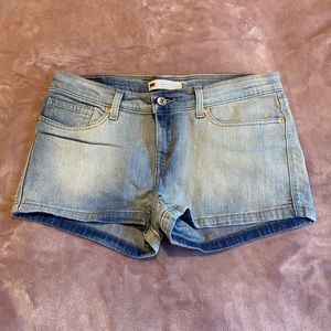 Levi’s shorts